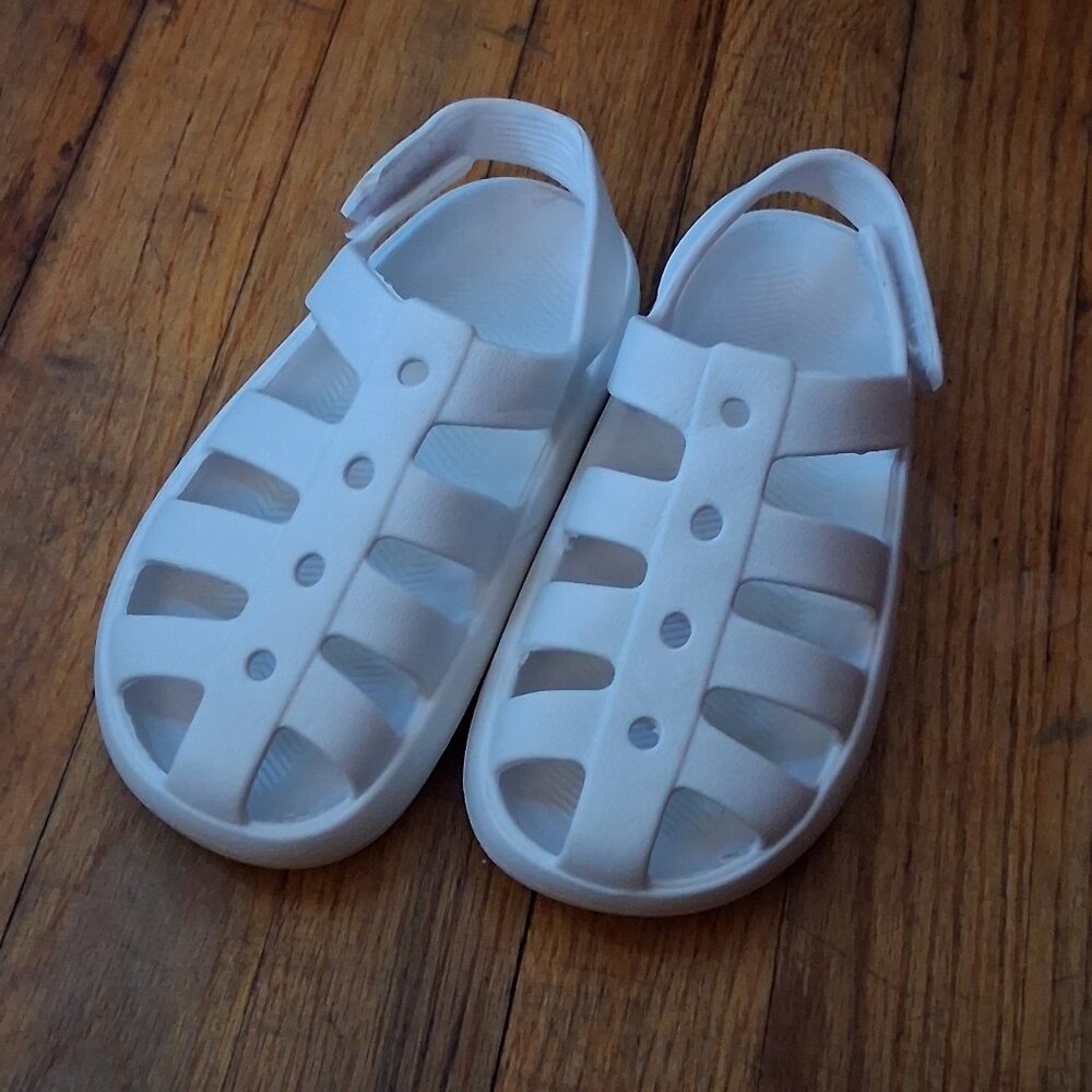 Foamwalk Girl's Buckle Clogs